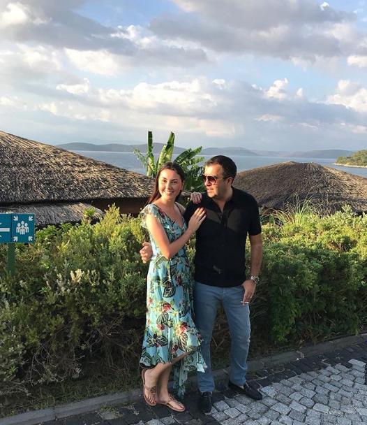 Mərhum nazirin oğlu ilə Safurə Türkiyədə istirahətdə â€“  FOTOLAR